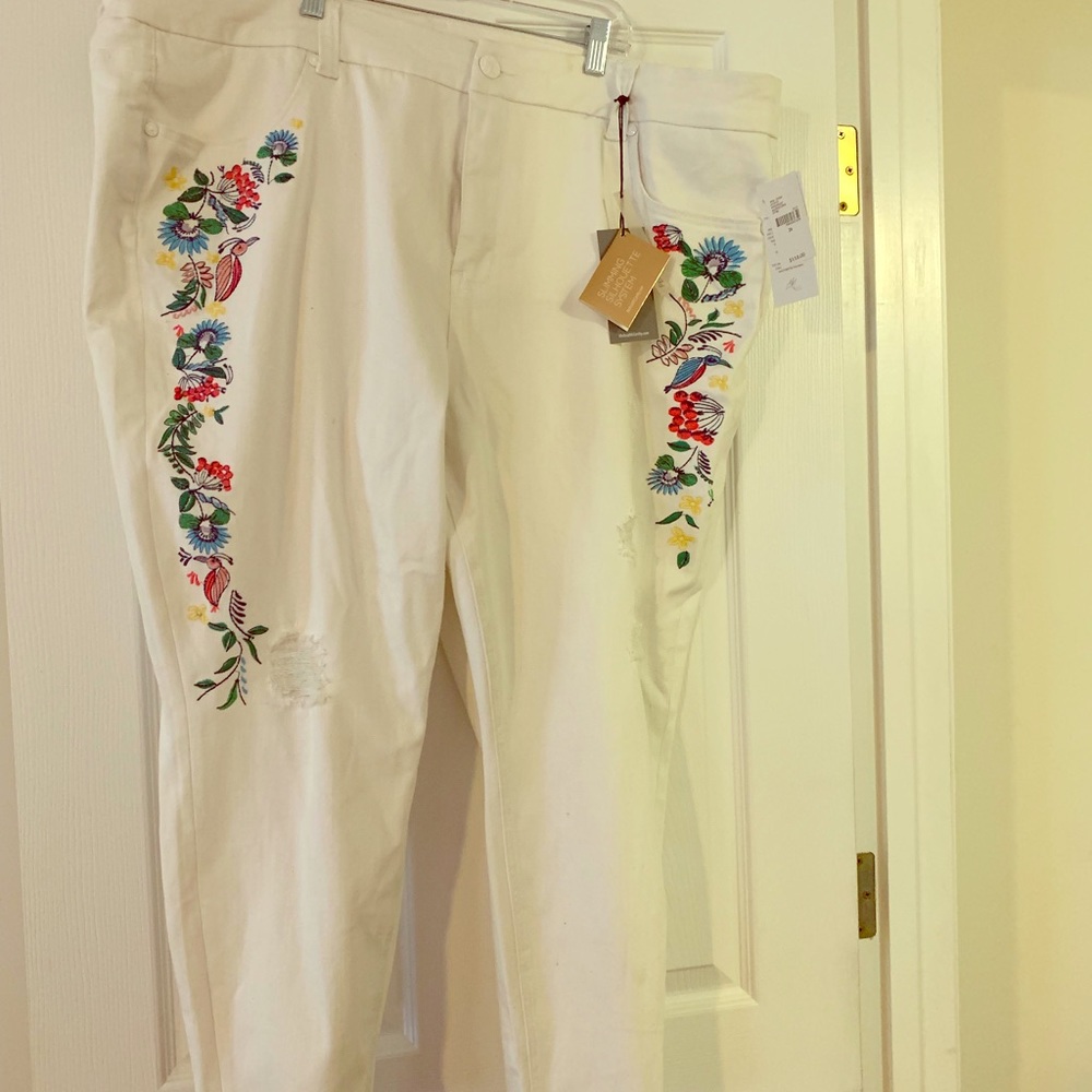 Melissa McCarthy  Jean white distressed jeans